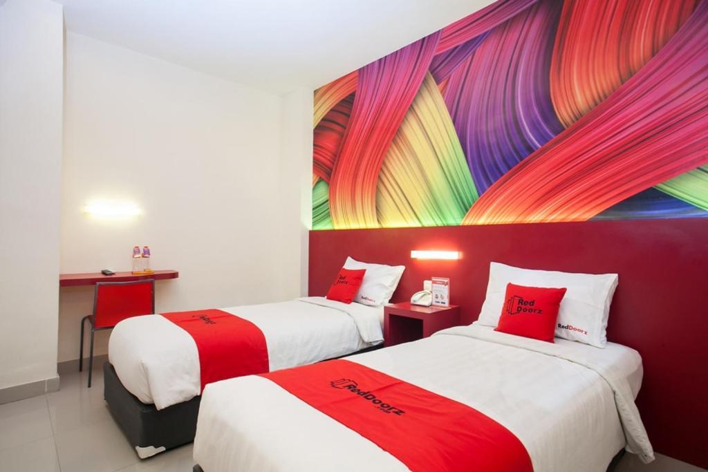 Hotel Reddoorz Near Hawaii Water Park Malang Exterior foto